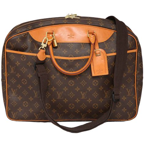 louis vuitton travel bag vrouw|louis vuitton soft sided handbags.